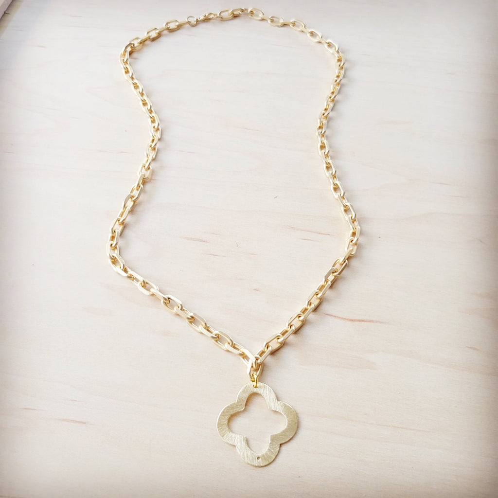 **Matte Gold Small Quatrefoil Pendant Necklace 257lh