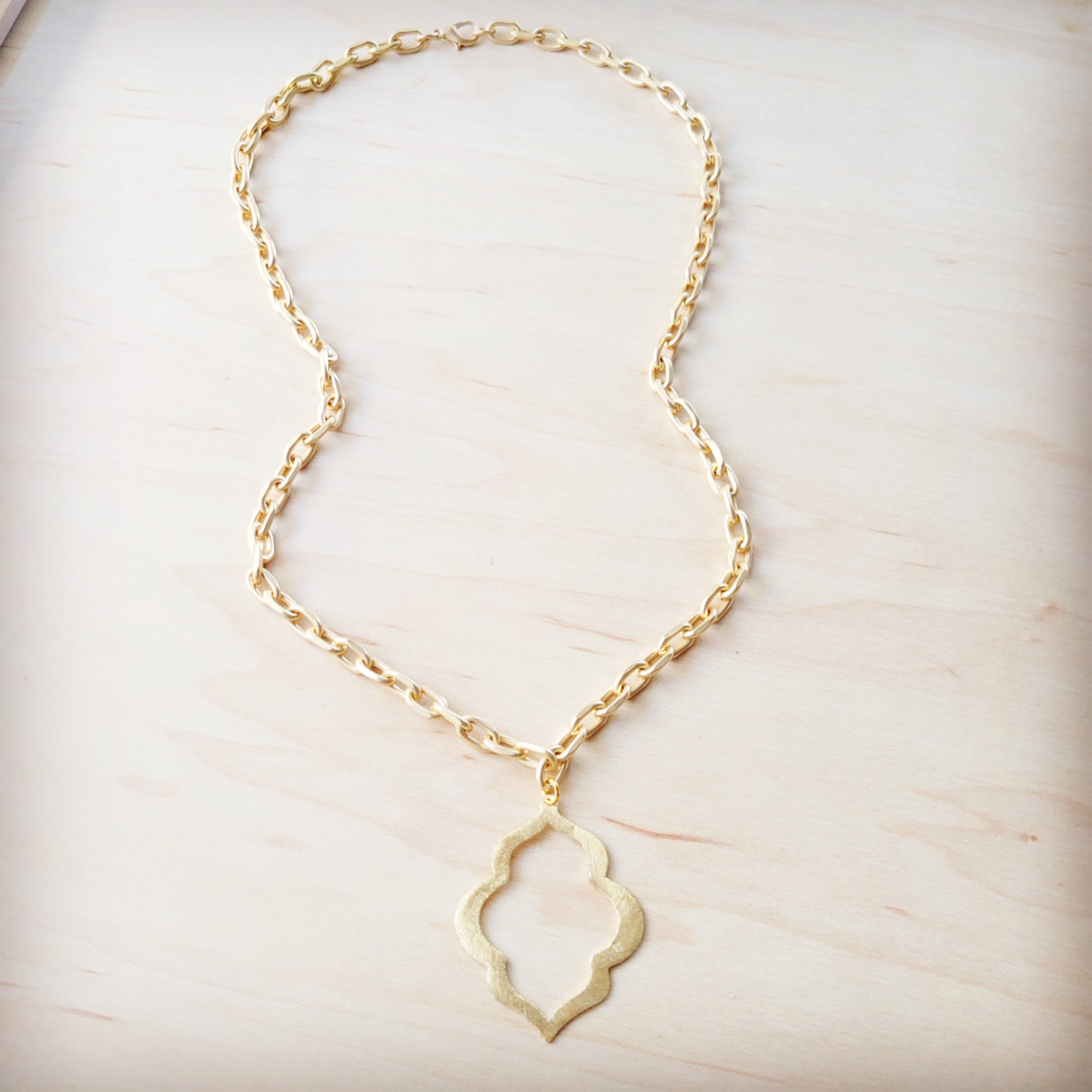**Moroccan Oasis Matte Gold Pendant Necklace 257li
