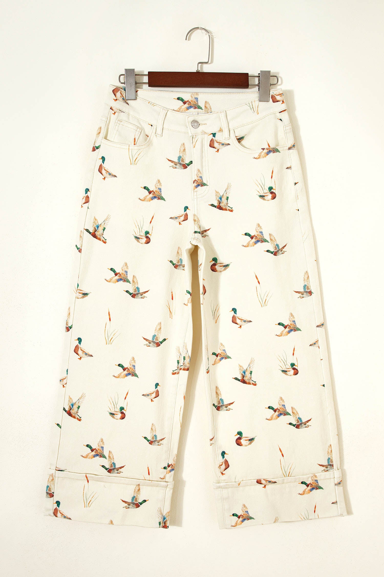 Beige Stylish Mallard Printed Cuffed Hem Shift Jeans