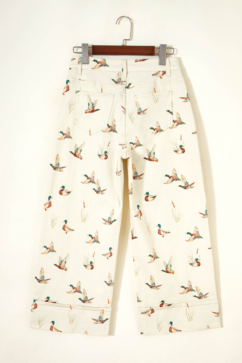 Beige Stylish Mallard Printed Cuffed Hem Shift Jeans