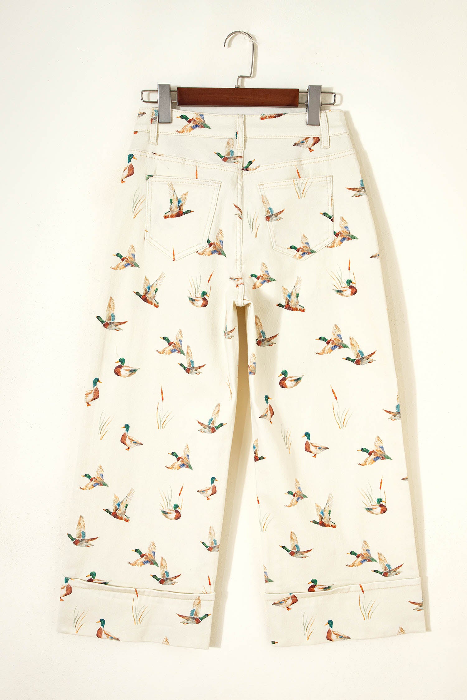 Beige Stylish Mallard Printed Cuffed Hem Shift Jeans