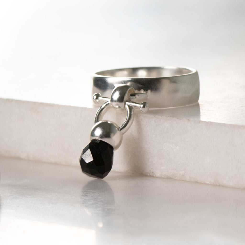 Brio - Black Onyx Horse Bit Equestrian Ring in Silver