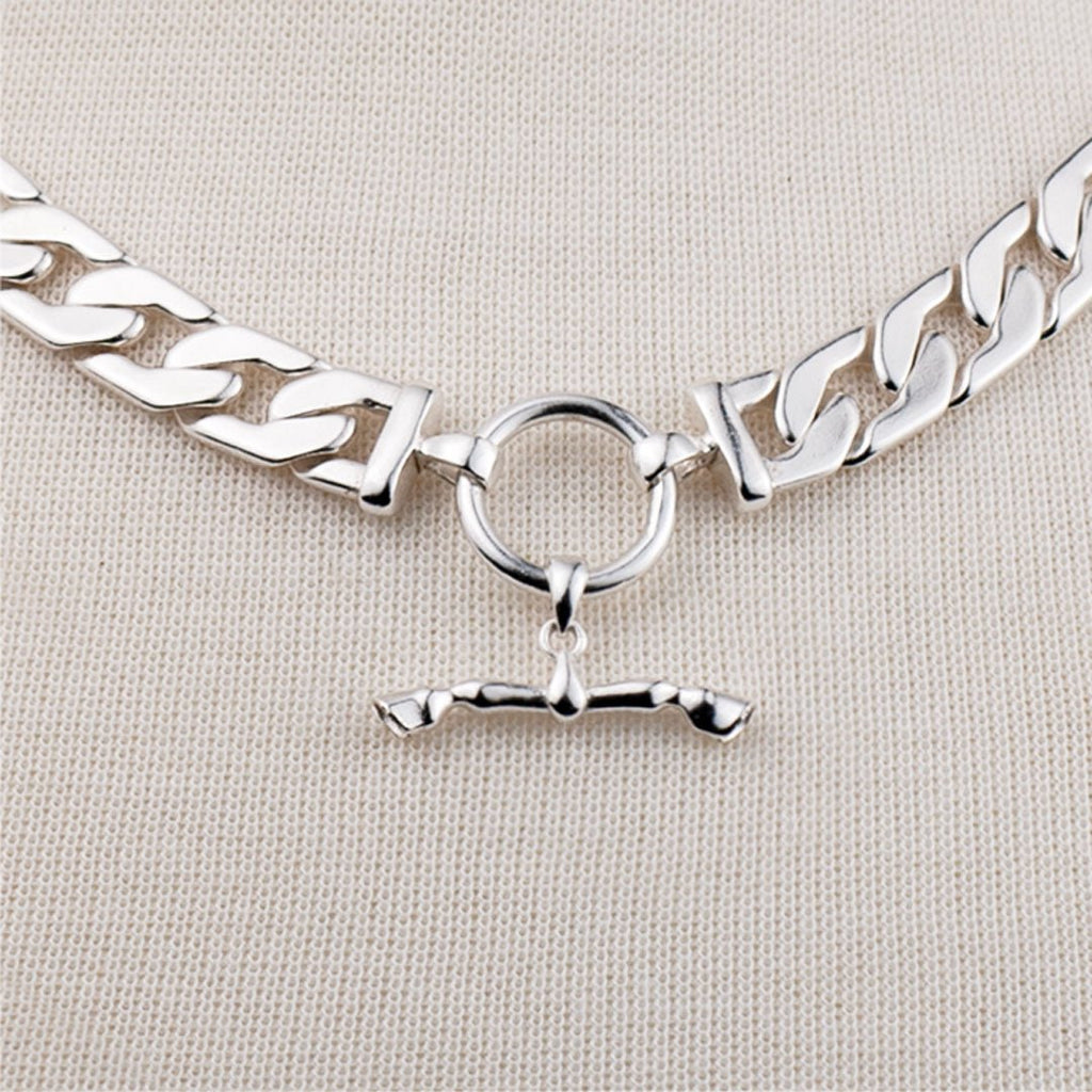 Cadence - Equestrian Curb Chain T-Bar Necklace in Silver