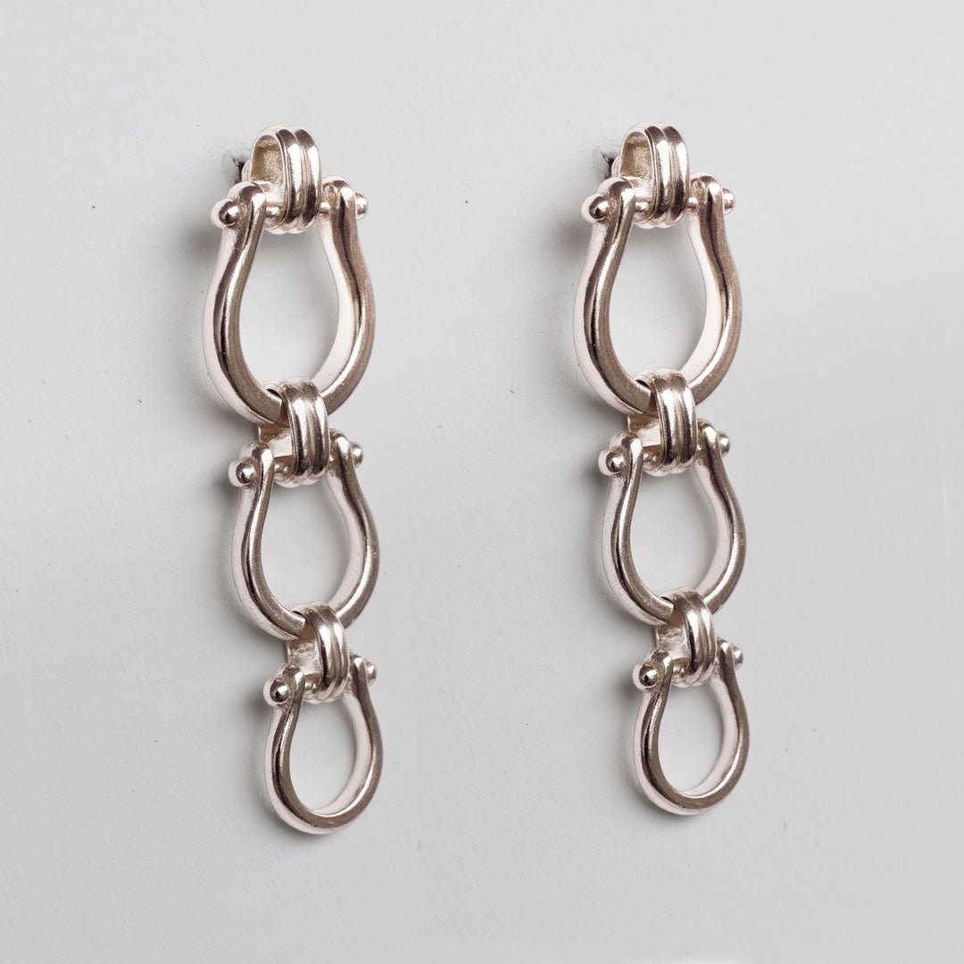 Chapelle - Horseshoe Link Earring in Silver