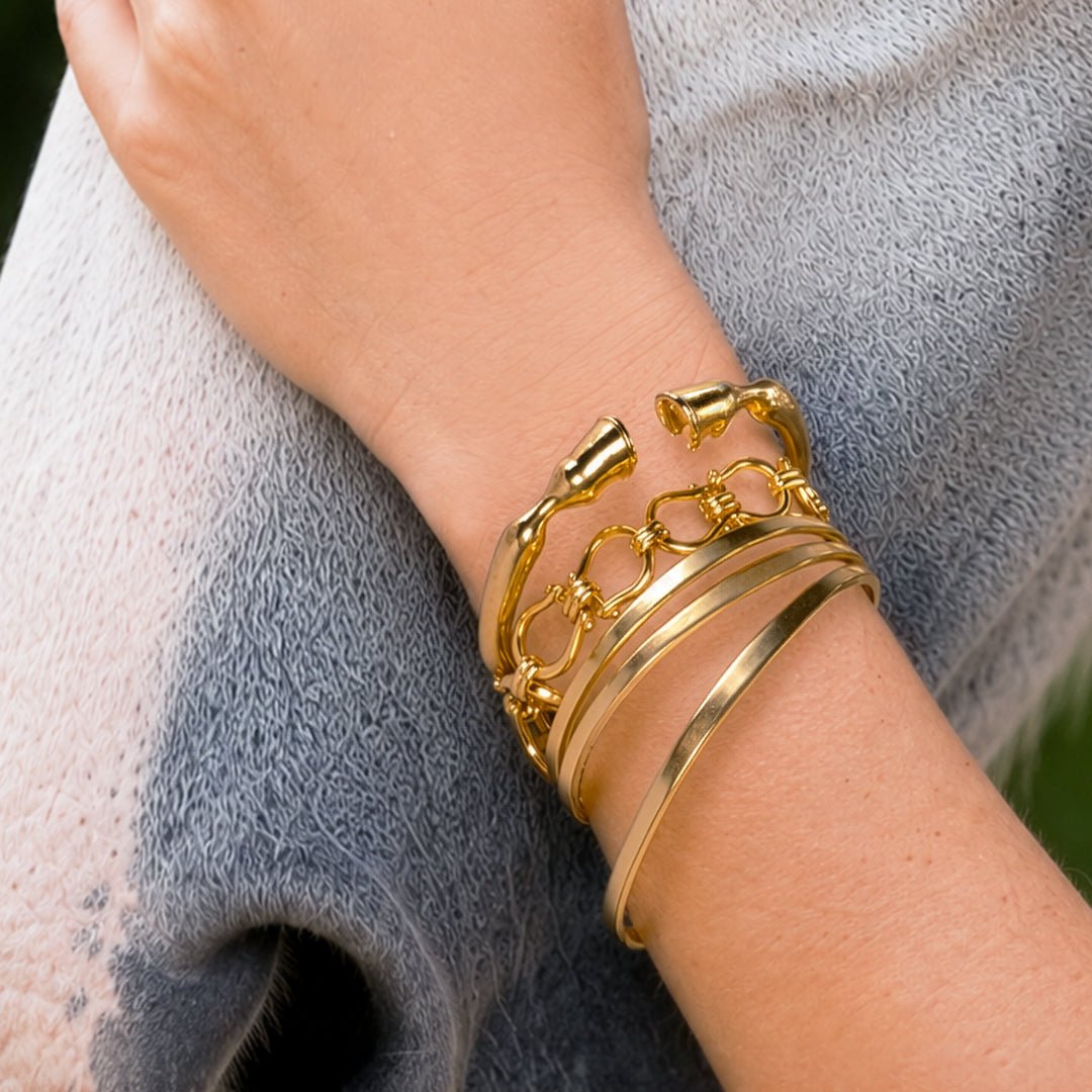 Chapelle - Horseshoe Link Equestrian Bracelet in Gold