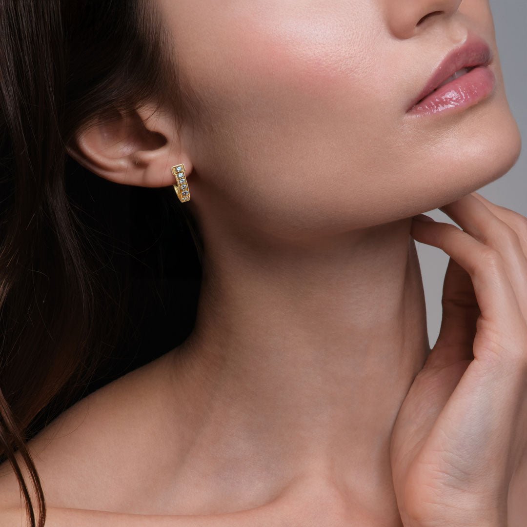 Colton - Diamond Cut Horseshoe Coin Earring in Gold